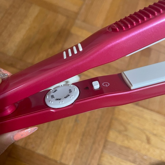 T3 Hair Straightener - Picture 2 of 2